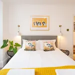 Idyllic Clifton Hideaway - Stunning Garden Flat