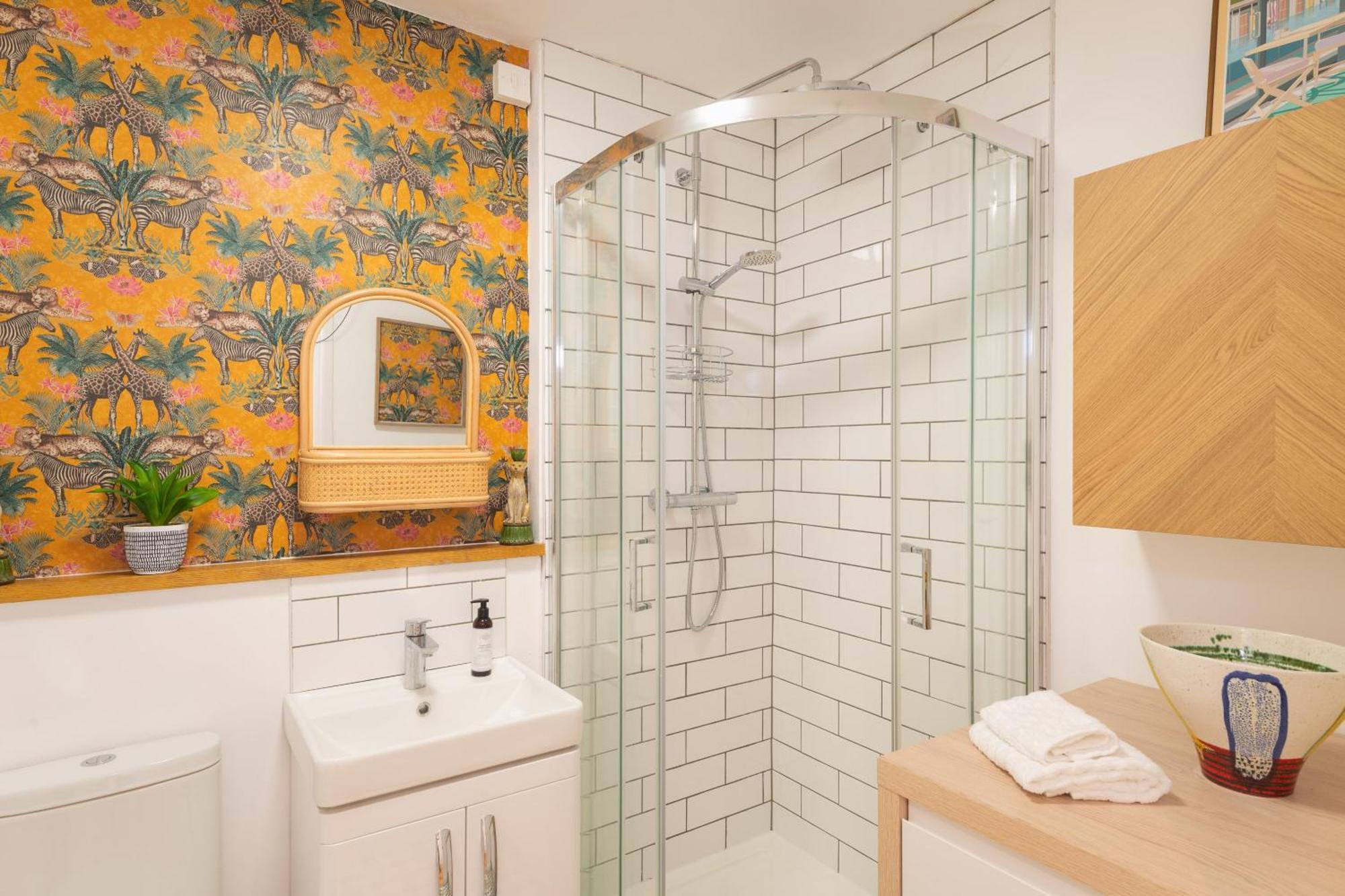 Idyllic Clifton Hideaway - Stunning Garden Flat Apartamento Bristol